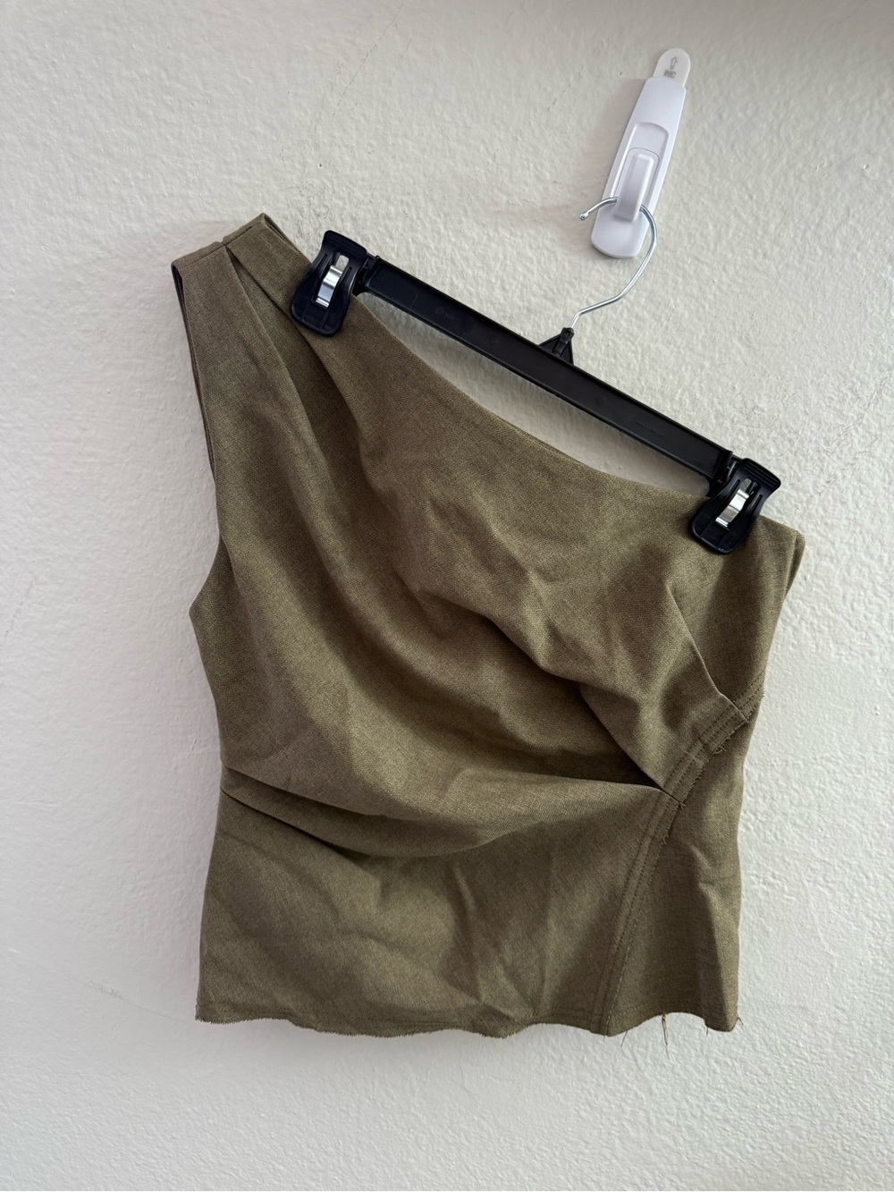 EAVES REVOLVE Decon One Shoulder Top Size S Olive Green Fall Corporate Cocktail - Picture 2 of 5